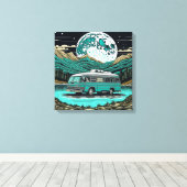 Blauwgroen  camper in de bergen Retro Canvas Afdruk (Insitu (Houten vloer))