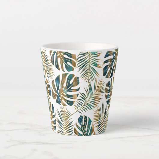 Blauwgroen en gouden gepatterde tropische bladeren latte mok (Voorkant)