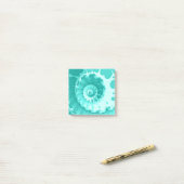 Blauwgroen fractale spiraal 3x3 post-it® notes (Op bureau)