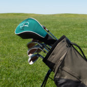 Blauwgroen geborsteld metaal zwart wit script mono golfheadcover (Insitu)