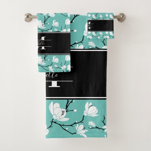 Blauwgroen Monogrammen - Zwarte en Witte Magnolia  Bad Handdoek (Insitu)