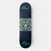 Blauwgroen tijger op Scrolly Square Skateboard (Voorkant)