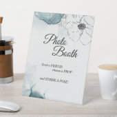 Blauwgroen Waterverf Sketch Weddenschap Foto Booth Reclamebord Met Voetstuk (Insitu)
