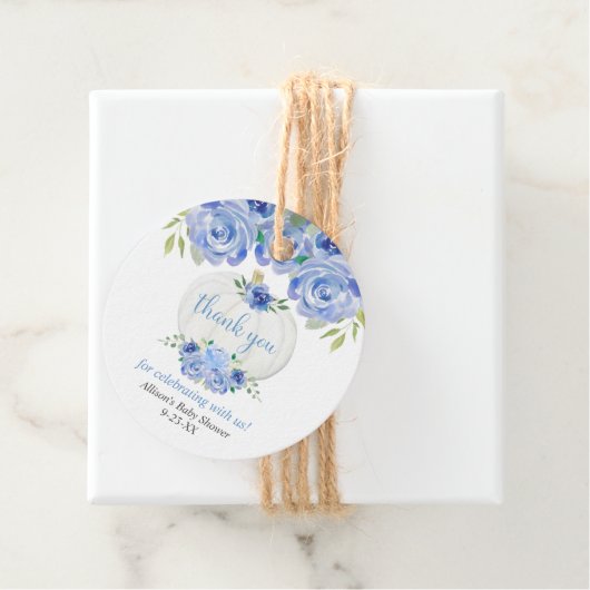 Blauwwitte pompoen baby shower bedankjes labels (In situ)