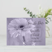 Bleek Paars gekleurd Daisy Wedding Save the Date (Staand voorkant)