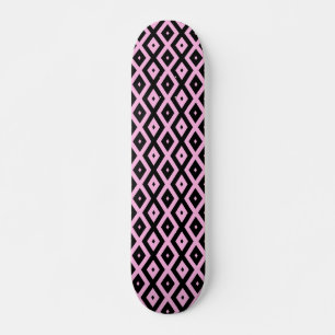 Bleek roze en zwart diamantpatroon skateboard