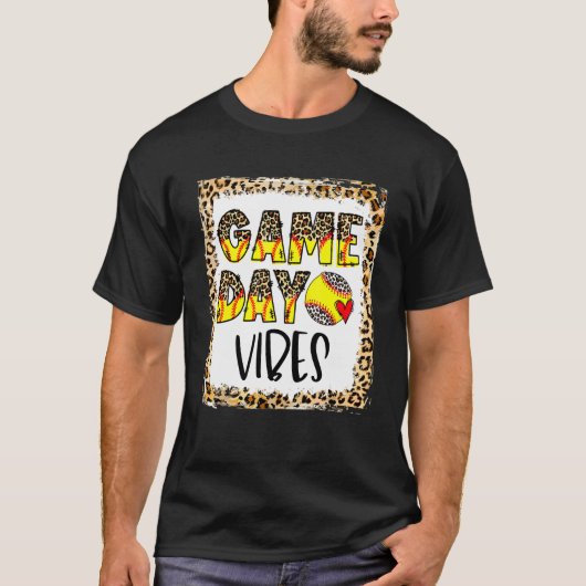 Bleekte Softball Game Day Vibes Leopard Heart Hear T-shirt (Voorkant)