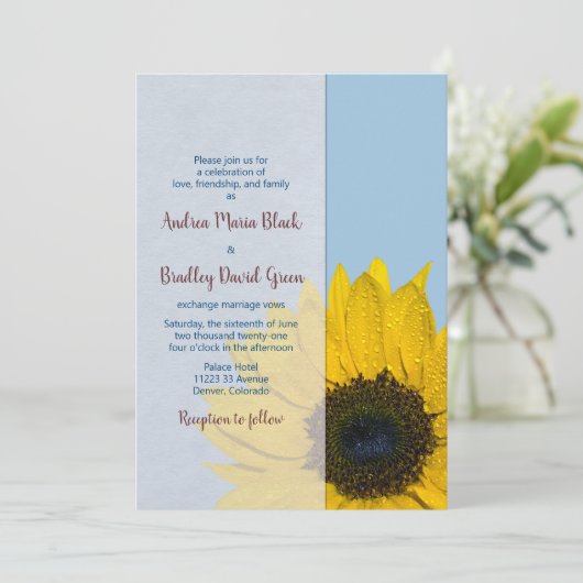 Bleke blauwe zonnebloem Uitnodiging tot bruiloft (Staand voorkant)