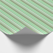 Bleke groene strepen cadeaupapier (Hoek)