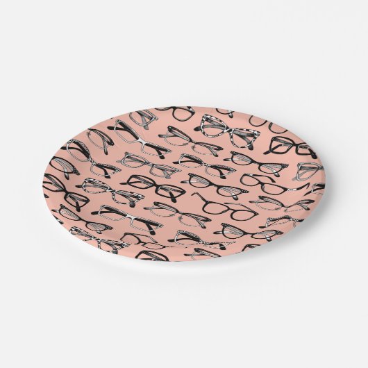 Bleke roze bril, eigeel, eierkleding papieren bordje (Gekanteld)