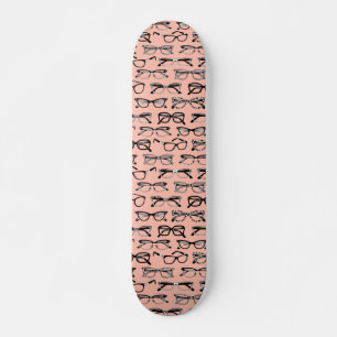 Bleke roze bril, eigeel, eierkleding skateboard