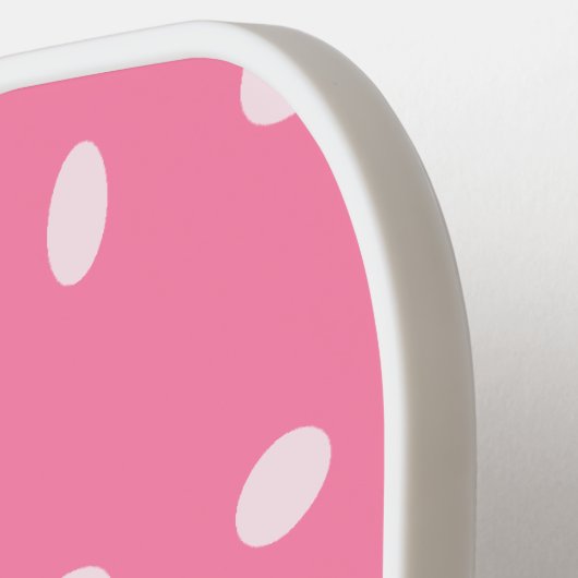 Bleke roze pols met roze stippen pickleball paddle (Links Detail)