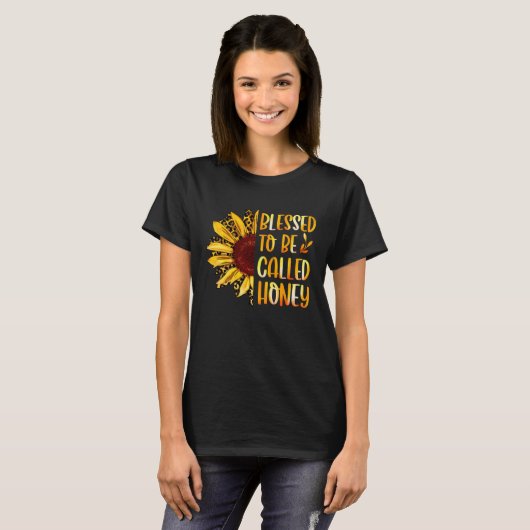 Blessed To Be Called Honey Cute Sunflower Mothers  T-shirt (Voorkant volledig)