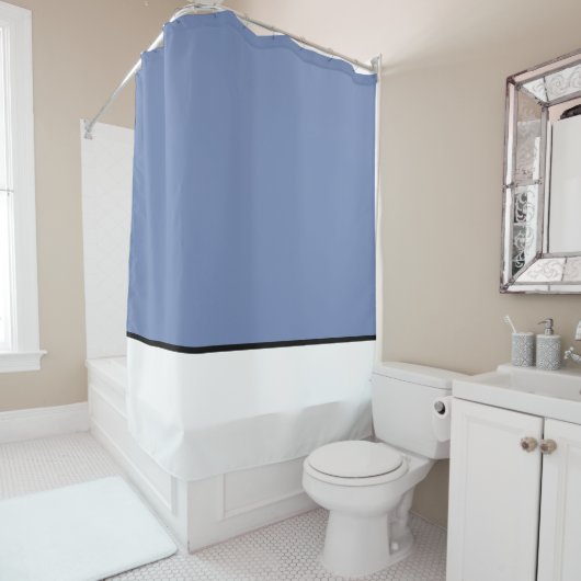 Bleu avec rideaux de douche noir/blanc (En situation)