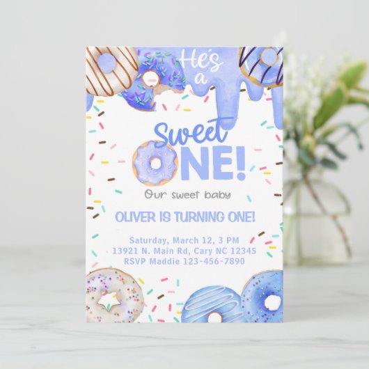 Bleu beignets, c'est un gentil invitation d'annive (Debout devant)