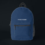 Bleu bleu marine Nom personnalisé sac à dos<br><div class="desc">Personnalisez facilement ce sac à dos simple et cool en ajoutant votre nom ou votre texte personnalisé. Un design cool et moderne en bleu marine et blanc avec une police sans serif claire, pour un look moderne, professionnel et pointu, parfait comme cadeau personnalisé pour les étudiants de collège, lycée, enfants....</div>