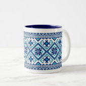 Bleu broderie ukrainienne (vyshyvanka) mug (Devant droit)