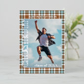 Bleu Brown Plaid Gold Foil Faire-part de graduatio (Debout devant)