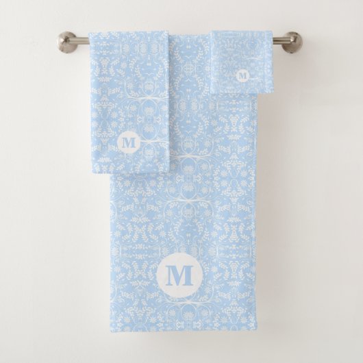 Bleu clair et blanc botanique monogrammé (En situation)