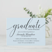 Bleu clair typographie Graduation Invitation (Debout devant)