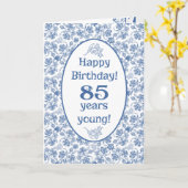 Bleu d'indigo sur la 85th carte d'anniversaire (Fleur jaune)