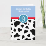 Bleu et vache Imprimer 9e carte d'anniversaire<br><div class="desc">Un motif de vache noir et blanc et une carte personnalisée de 9ème anniversaire bleu pour les garçons. Cette amusante carte bleue et d'impression de vache 9e anniversaire peut être personnalisée avec son nom sur le devant de la carte de voeux. Le message de la carte intérieure peut également être...</div>