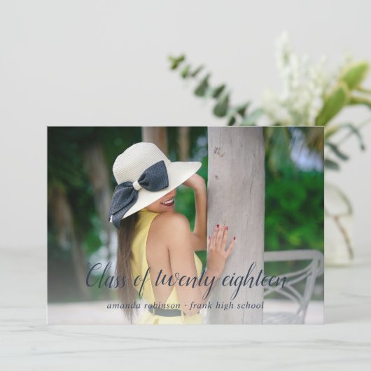 Bleu foncé et rayures mauves Faire-part diplômée (Debout devant)