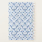 Bleu Poussiéreux & Blanc Damassé Brodé Monogramme (Dos)