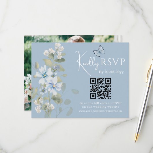Bleu romantique Floral RSVP QR Code Mariage photo (Devant/Arrière en situation)