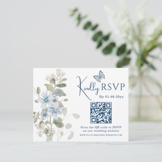 Bleu romantique Floral RSVP QR Code Mariage photo (Debout devant)