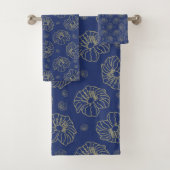Bleu tendance, Or Chic Floral Modèle de serviette (En situation)