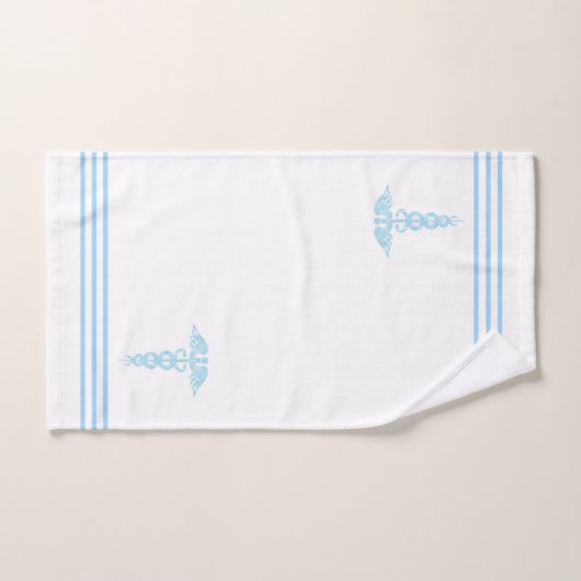 Bleu Turquoise clair Caduceus & Stripes sur Blanc (Serviette à main)