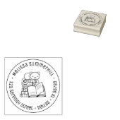 Blijde Kat bovenop Stapel Boeken Rond Adres 3 Rubberstempel (Gestempeld)