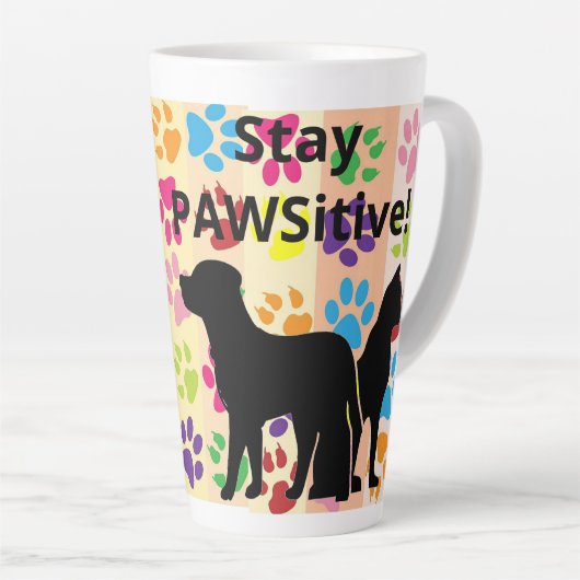 Blijf een passief silhouet van hond en kat latte mok (Rechterhoek)