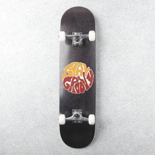 Blijf Groovy met een plons rood en geel Sticker
