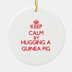 Blijf kalm door een Guinee-Varken te knuffelen Keramisch Ornament