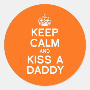 Blijf kalm en kus een papa ronde sticker
