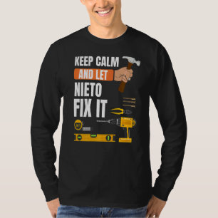 Blijf kalm en laat Nieto repareren het Handyman Co T-shirt