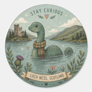 Blijf Nieuwsgierig Knus Cryptid Nessie Loch Ness M Ronde Sticker