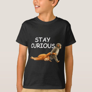 Blijf nieuwsgierig schattige aap leest boek plet a t-shirt