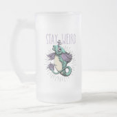 Blijf op de Mok van een gevilde glazen bier (Links)