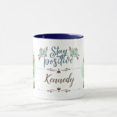 Blijf positief hond dragen rugzak gepersonaliseerd mok (Midden)