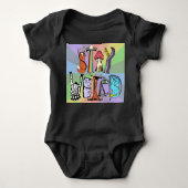 Blijf Raar Baby Bodysuit Regenboog Achtergrond (Voorkant)