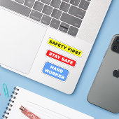 Blijf veilig Hardhat - eenvoudige harde werker Sticker (Laptop met iPhone)