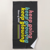 Blijven groeien houdt het doorblaashanddoek aan he strandlaken (Voorkant)