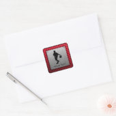 blik van geborsteld metaal, Basketball; rood Vierkante Sticker (Envelop)