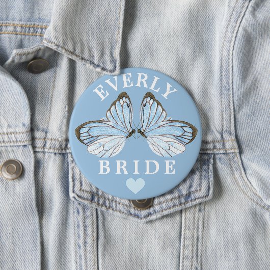 Bliss Bleu Papillon Bliss Brides Badge avec Coeur  (En situation)