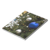 Bloc-note Amérique du Nord. Décorations de Noël sur arbre. (Tourné)