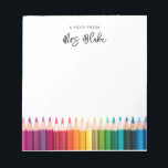 Bloc-note Appréciation de l'enseignant crayons arc-en-ciel<br><div class="desc">Un cadeau parfait pour les enseignants,  avec des crayons arc-en-ciel. Le nom et le texte peuvent être modifiés.</div>