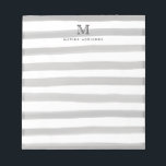 Bloc-note Aquarelle gris clair mou Rayures d'aquarelle<br><div class="desc">Le design comprend une initiale monogramme personnalisée et un nom dans une police typographique simple et moderne avec un joli,  moderne et élégant rayures de brosse gris argenté clair.</div>